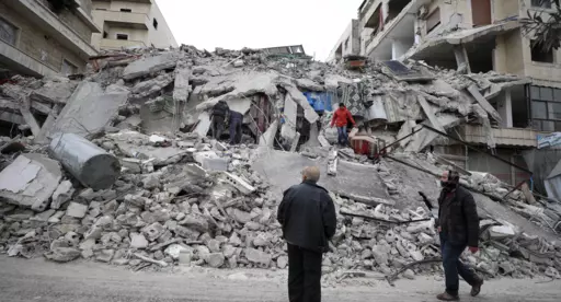 Menschen stehen nach dem Erdbeben in der Türkei/Syrien vor dem Nichts und sind auf Soforthilfe angewiesen.